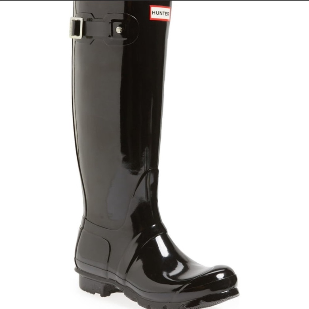 Gentle used hunter boots with fleece lining